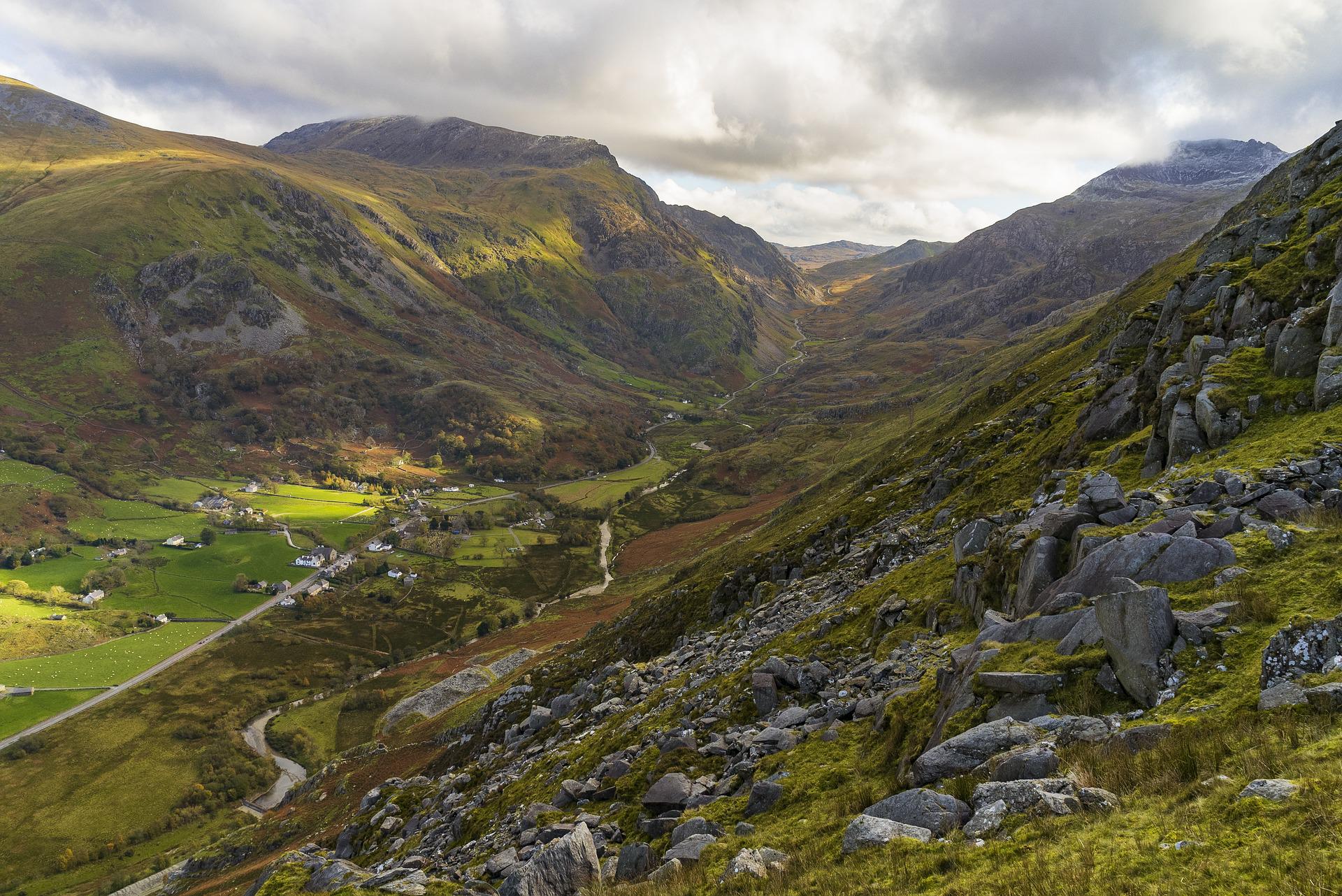 Wales mountains. Сноудония Великобритания национальный парк. Гора Уэльса Сноудония. Национальный парк Сноудония в Уэльсе Великобритания. Wales гора Сноудон.